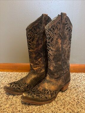 Circle G Distressed Brown and Black Floral Cutout Western Boots